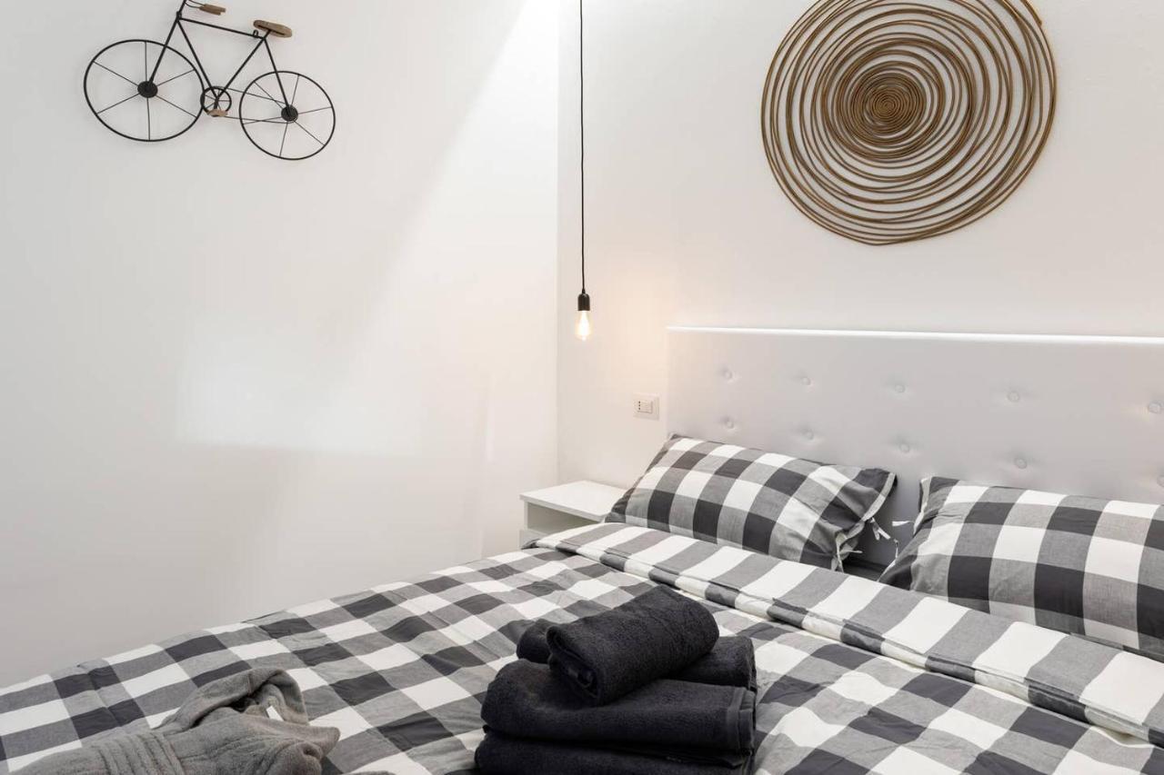 Modern And New Flat In Duomo Area Milão