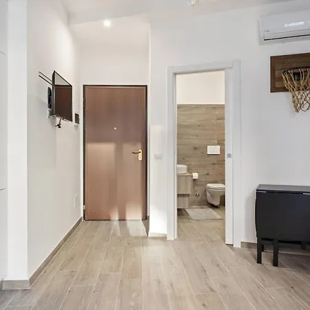 Modern And New Flat In Duomo Area Apartamento Milão Exterior foto
