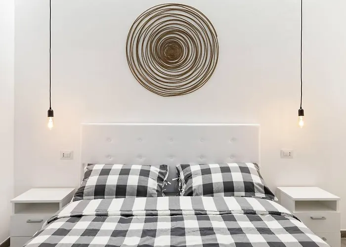 Modern And New Flat In Duomo Area