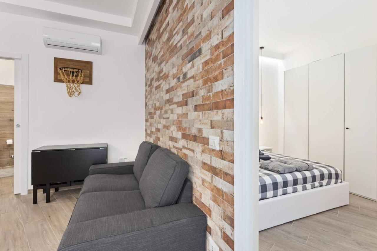 Modern And New Flat In Duomo Area * Milan